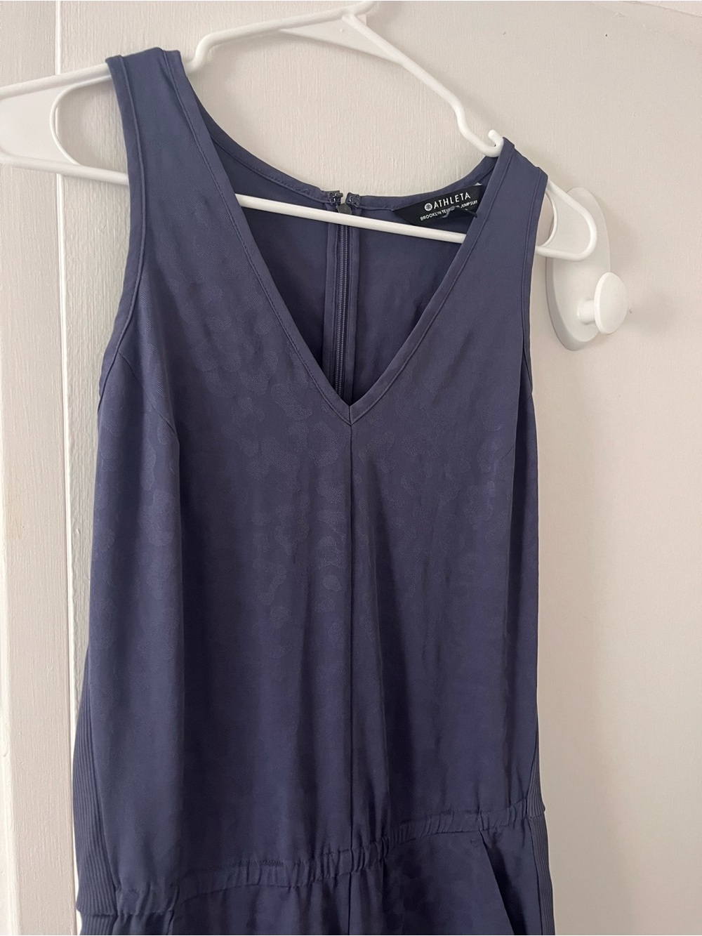 Athleta Brooklyn Textured Jumpsuit Leopard Blue Sleeveless Ankle Size 2 - Picture 4 of 16